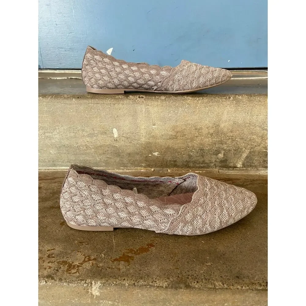 Skechers Cleo Honeycomb Taupe textured knit ballet  flats w/ scalloped collar